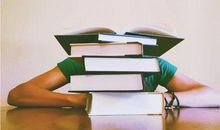 “实体书店摆脱闲境的出路”作文写作指导