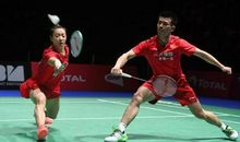 大班体育优秀教案《羽毛球操》