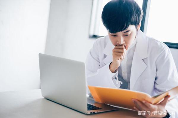 高考作文猜题、优秀作文点评:《人生如墨,书写芳华》 2