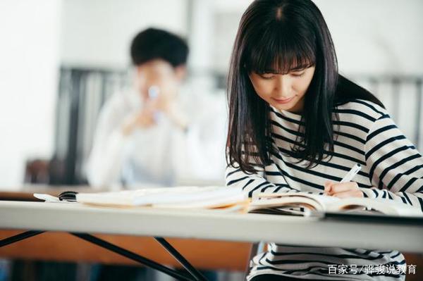 高考作文猜题、优秀作文点评:《人生如墨,书写芳华》 4