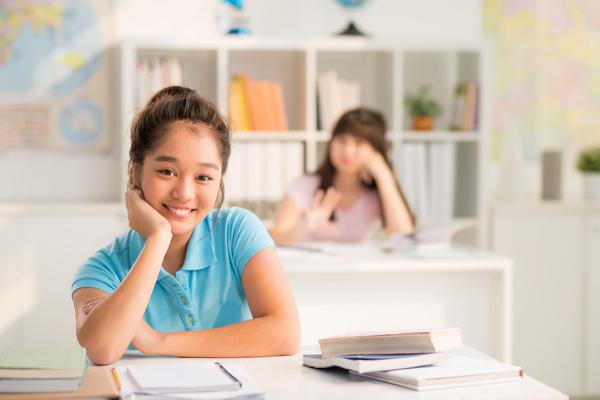 原创 中考满分作文：《你是尘埃也是光》