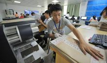 最叛逆考生：高考写8000字作文只为得零分，得分高到自己后悔