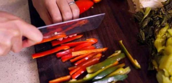 宅家很无聊？来次“大厨养成记”！丨学生抗疫主题作文 5