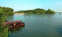 美丽的西湖 景色宜人的西湖作文400字