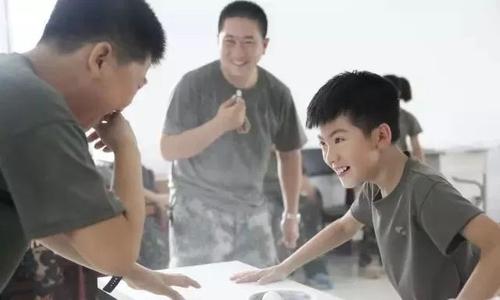 六年级叙事作文：军事夏令营中的酸甜苦辣_900字