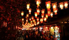 元宵节的诗词《元夕于通衢建灯夜升南楼》_50字