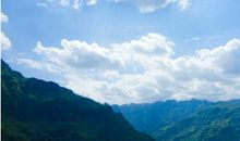 描写山峰的段落