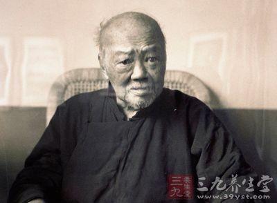 中国现代名人故事：现代名人李中魁_1500个单词