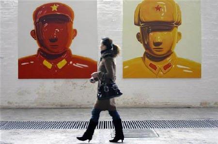 经济学家名人故事：揭示金融界最受欢迎的首席经济学家杨德龙的鼓舞人心的成长故事_3000字