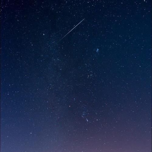 关于流星雨的组成：流星雨流行rain_650个单词