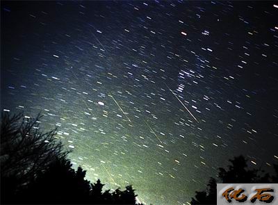 关于流星雨的组成：流星雨_800个单词