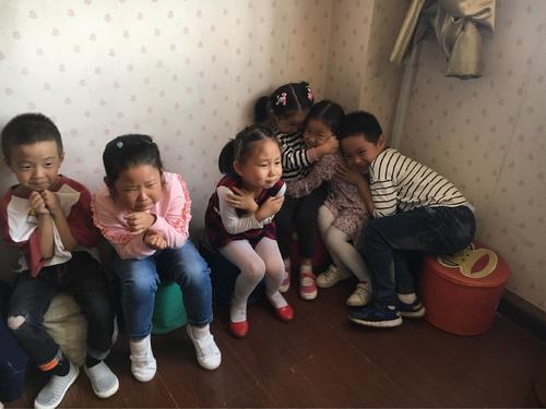 小良驱赶一群绵羊40个字