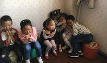 小良赶着一群羊_40字