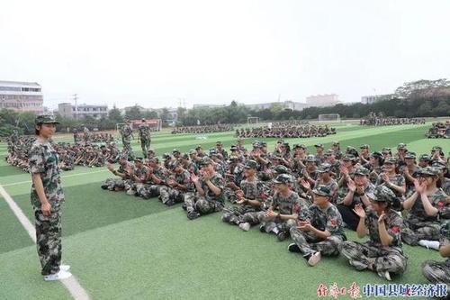 军事训练的优美段落：静止段落_1200字