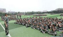 军训优美段落 ：一动不动段落_1200字