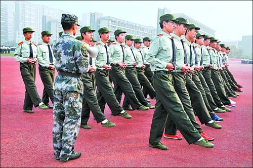 优美的军训段落：不遗弃，不放弃段落_1500字