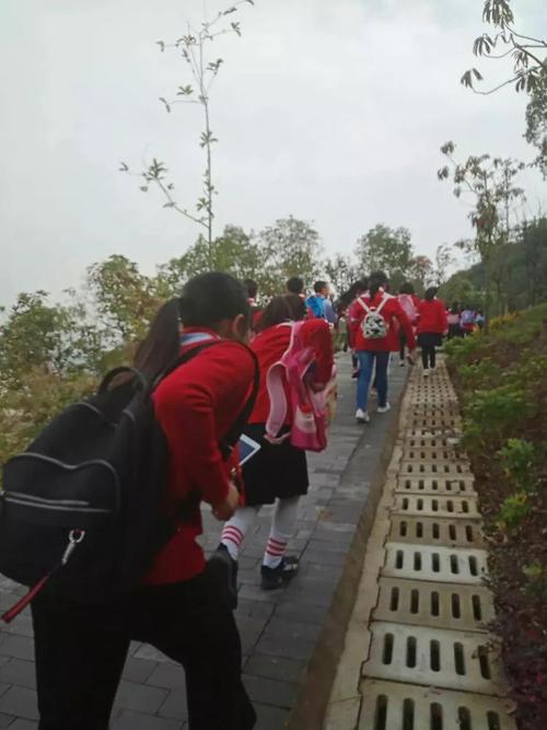 记住一次难忘的秋季之旅_700字