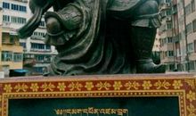 悬崖边缘的汉语文化_1000字