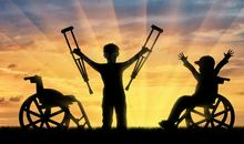 轮椅与拐杖_1200字