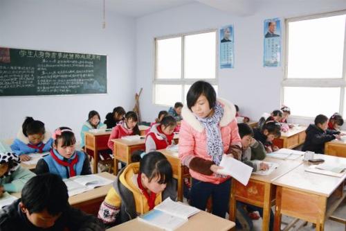 老师优美的段落：边老师的段落_550字