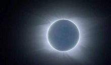 关于日全食的作文：500年一见的日全食_750字