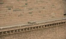 关于长城的传说：定城砖的传说_300字