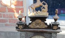 寂寞老钟表_1500字