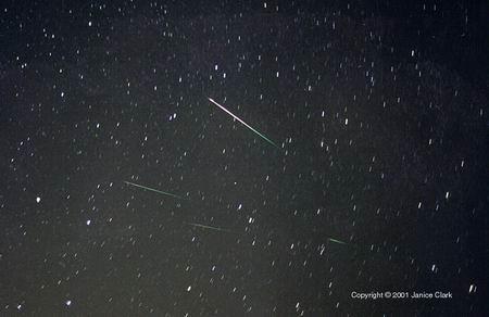 狮子座流星雨的夜景_1500个单词