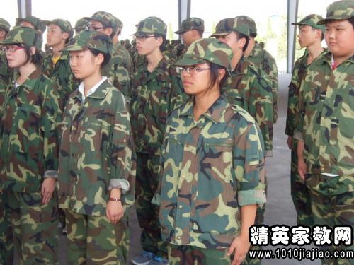 军事训练的优美段落：军事训练的优美段落_800字