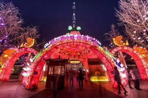 农历新年，赏花灯_600字