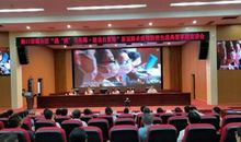 2018年湖北荆州中考作文范文二：攀爬的姿态（2）_450字