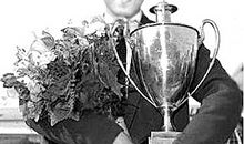 名人爱国故事：拒写悔过书的容国团_450字