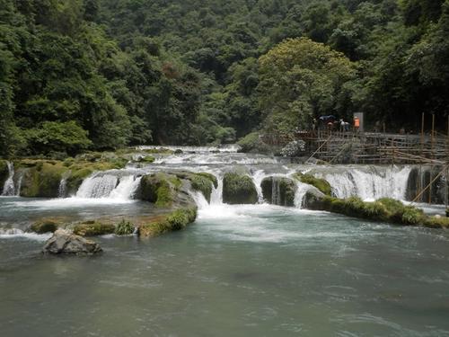 荔波旅游笔记_2000字