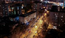 夜幕中的情缘（上）_1200字