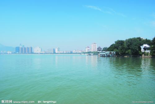 富春河奇山异水_700字