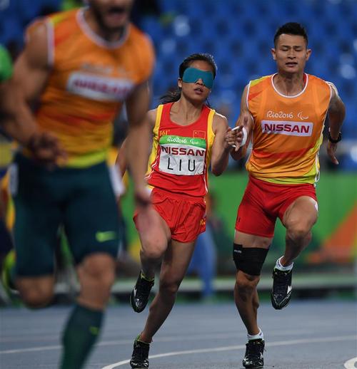 女子400m比赛_600字