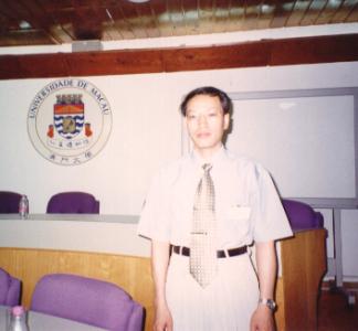 关于龚本东