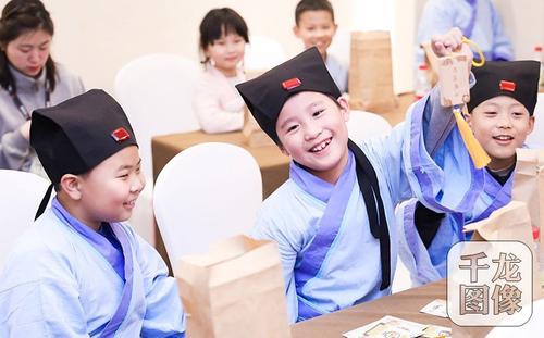 茅盾青年艺术学院优秀作品：时代不老，青春依然