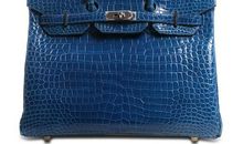 初二叙事作文：那个蓝色的手提包_1500字