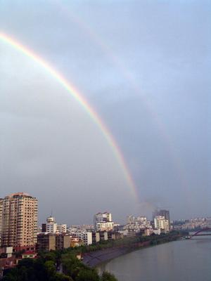 高二讨论论文：暴风雨后的彩虹_650字