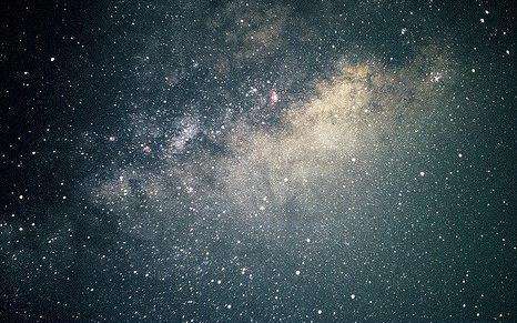 这个城市的夜空，星星仍然闪耀_550字