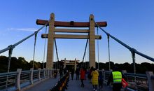 高二期末考试作文：寻找心灵的故乡_800字