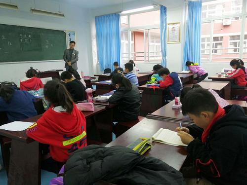 课余生活日记：无聊的课余生活_650字