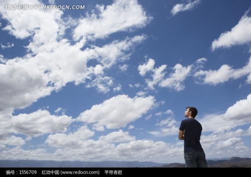 仰望青春_500字
