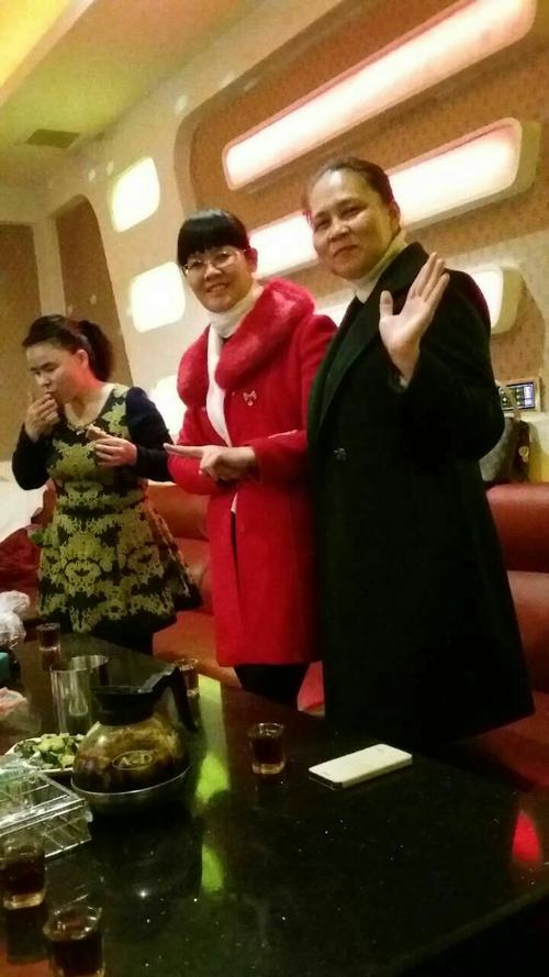 握手，心连心