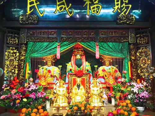 圣王第一章被爱所迷惑-3000句话