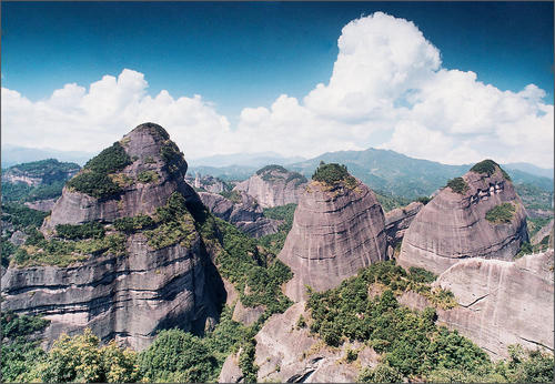 关于这座山的构图：游架山_200字