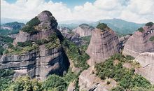 关于山的作文：游第架山_200字