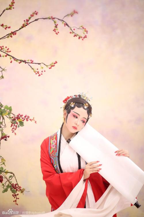 醒来有点冷。寺庙上有梅花。