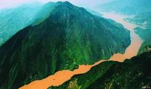 扩写《望天门山》_400字